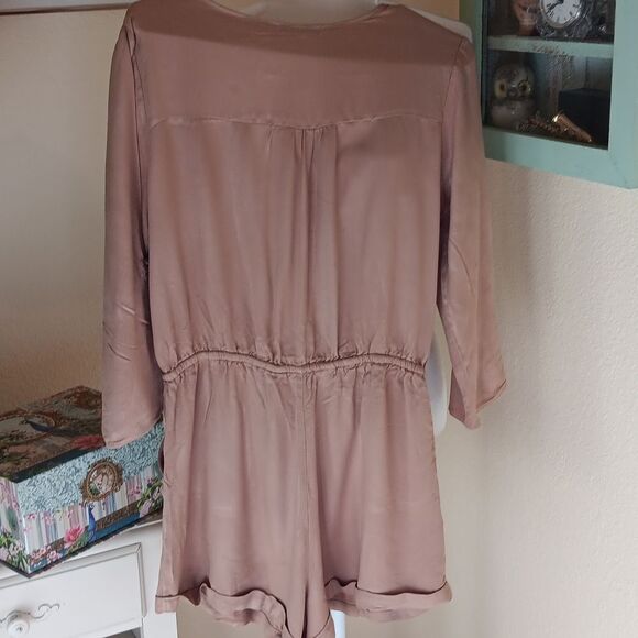 Iris Beige Romper - Picture 4 of 9